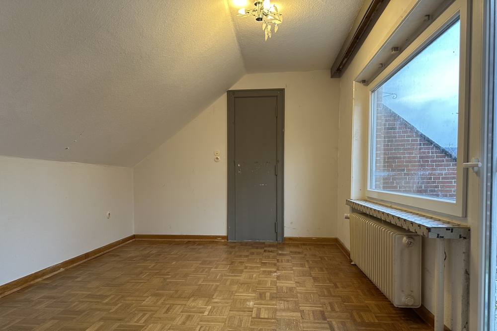 Zimmer mit Zugang zum Balkon