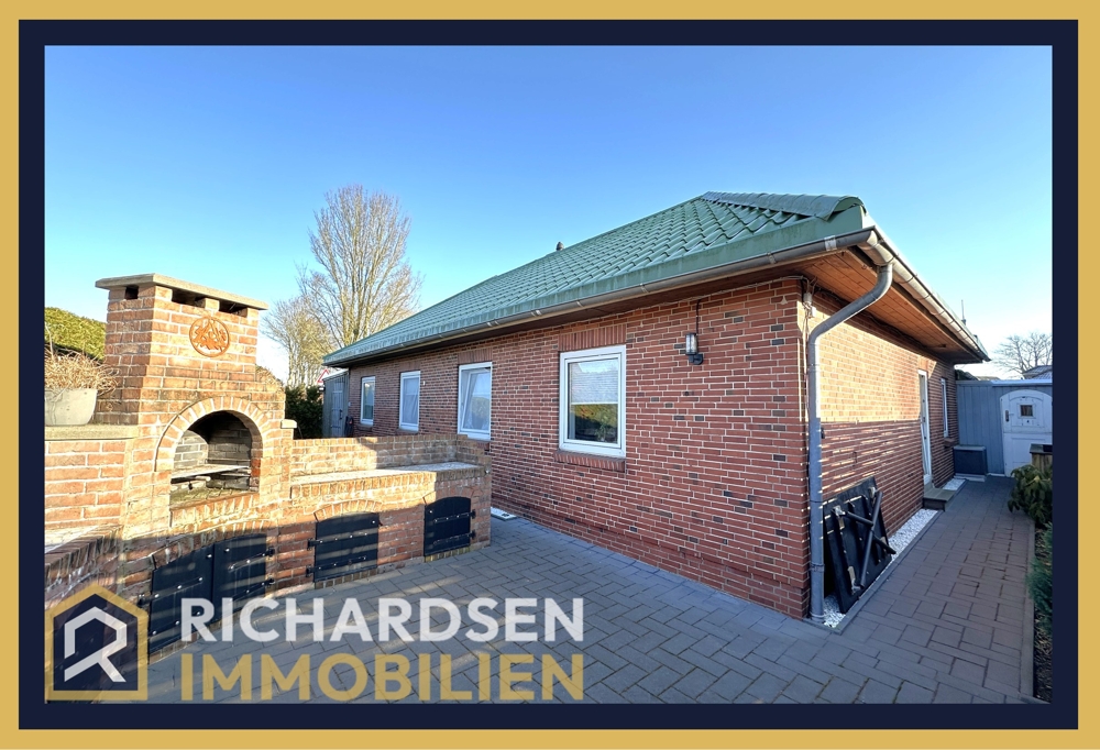 Ansicht von Westen mit Terrasse