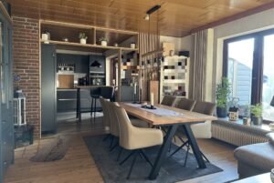 Essbereich mit Blick Richtung Küche