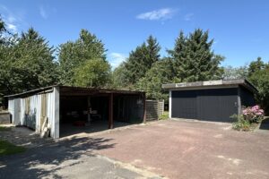 Carport und Geräteschuppen
