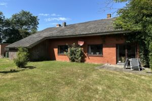 Ansicht aus Süden mit Terrasse